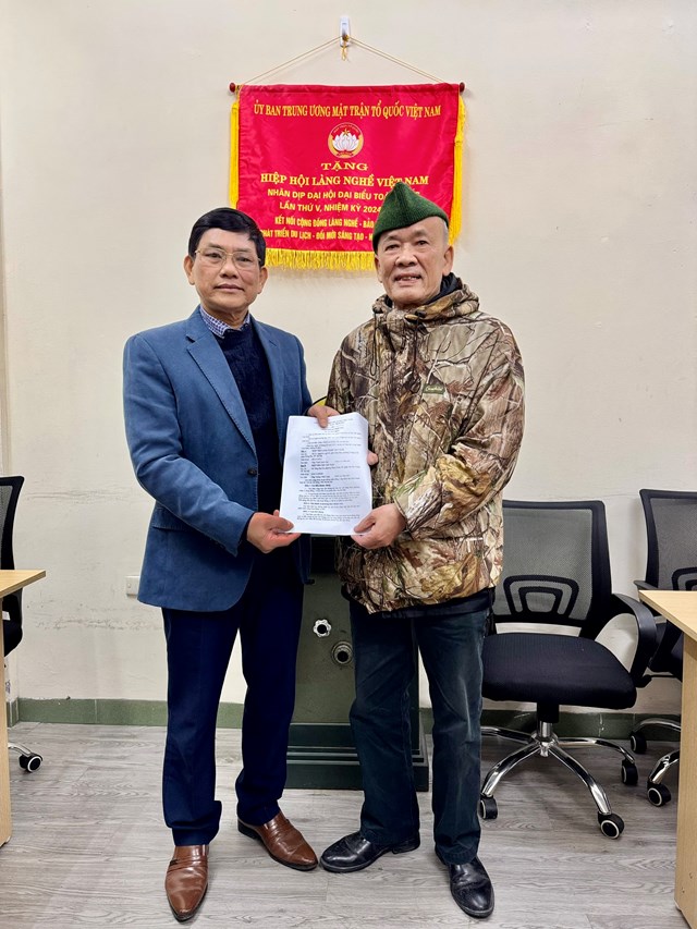 Lễ ký kết hợp tác chiến lược giữa Hiệp hội Chè Việt Nam và Hiệp hội Làng nghề Việt Nam