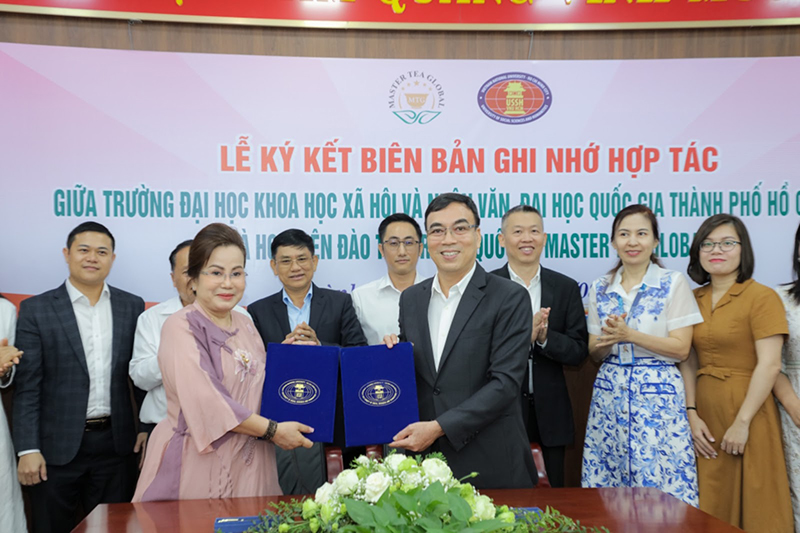 Giữ gìn và phát huy văn hoá Việt Nam từ việc đào tạo trà sư